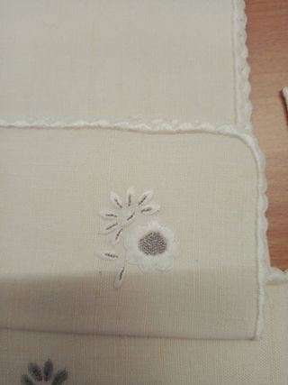Mantelería antigua (70 años) bordada lino juego té