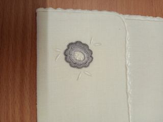 Mantelería antigua (70 años) bordada lino juego té