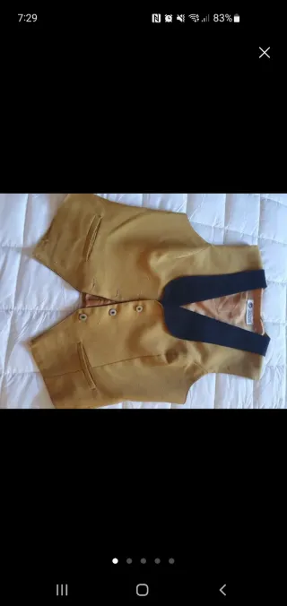 Chaleco de camarero color mostaza