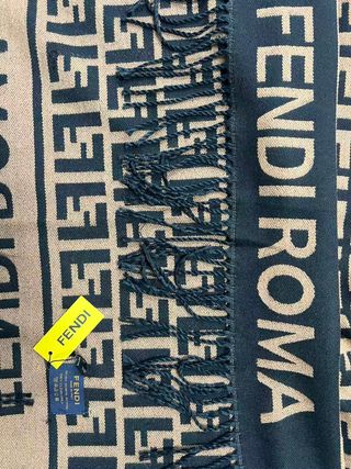 Bufanda Fendi Negra y Marrón