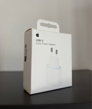 NUOVO Apple Caricatore 20W Originale 2025