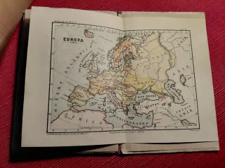 Geografía Universal libro de escuela , años 30.