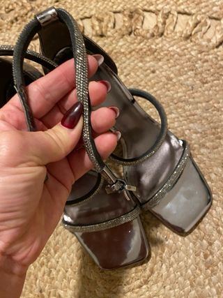 Sandalias Mango fiesta tacón tiras brillantes ,