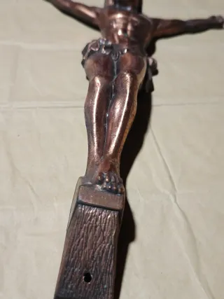 Adorno de pared cristo color cobre metálico