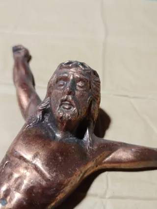 Adorno de pared cristo color cobre metálico