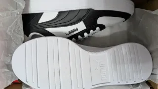 Zapatillas Puma Negras y Blancas