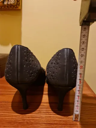 Zapatos de tacón Zara negros