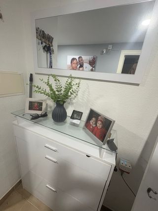 Zapatero con perchero y espejo