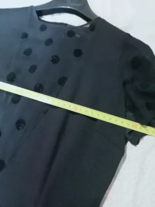 Abito elegante nero con pois e tulle sul davanti