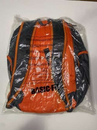 Mochila Basic-Fit Negra y Naranja