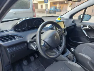 Peugeot 208 2014