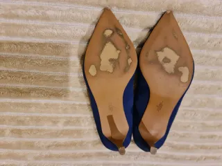 Zapatos de tacón Zara azulón de serraje.