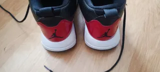 Zapatillas Jordan Talla 42 Negras Rojas