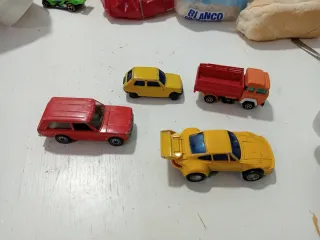 Lote 4 coches de juguete antiguos.