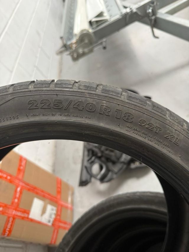 Neumáticos de nieve 224-40-18 con clavos