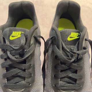 Nike Air Max Negro y Amarillo Neón