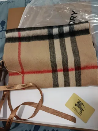 Sciarpa Burberry in cashmere nuova