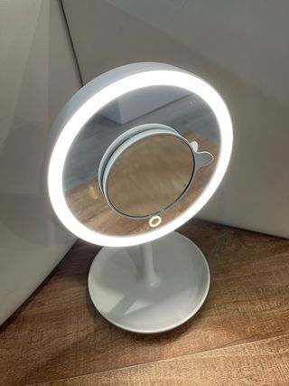 Espejo de maquillaje con luz LED