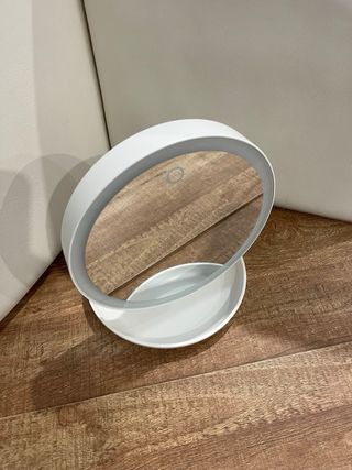 Espejo de maquillaje con luz LED