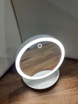 Espejo de maquillaje con luz LED