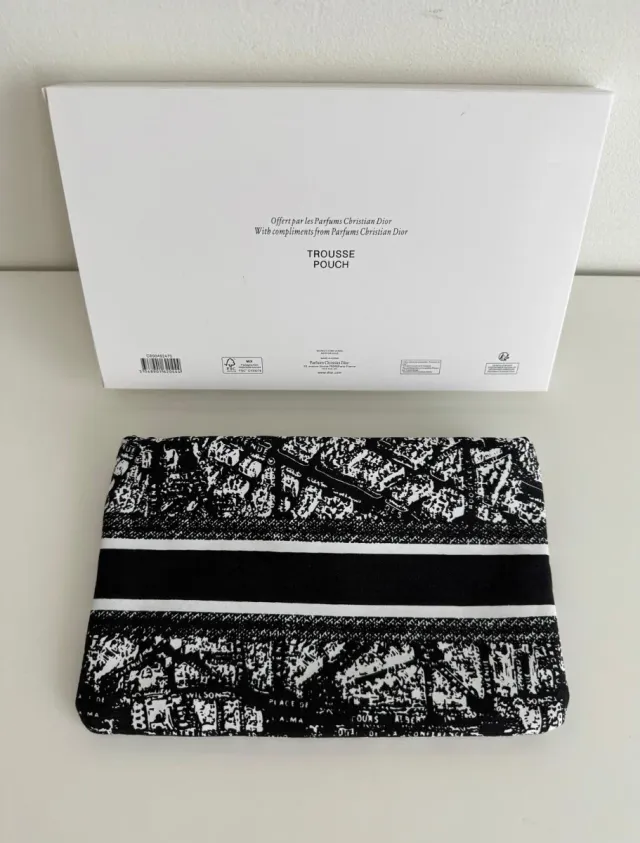 Neceser Dior Beauty Negro y Blanco