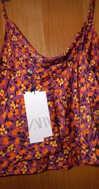 Blusa tirantes floral Zara Talla M