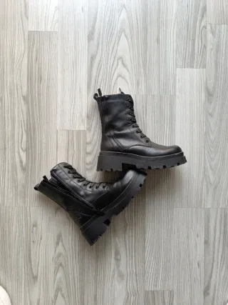 Botas estilo militar Mustang T38 Negras