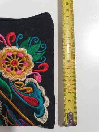 Bolso/Neceser Negro Bordado Flores
