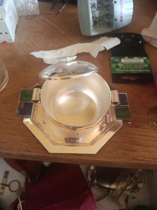 Zuccheriera vintage con cucchiaino