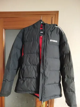 Chaqueta REVS Yamaha Hombre Negra y Roja