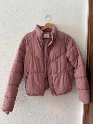 Abrigo acolchado rosa palo