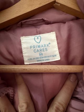 Abrigo acolchado rosa palo