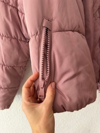 Abrigo acolchado rosa palo