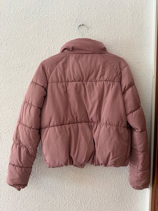 Abrigo acolchado rosa palo