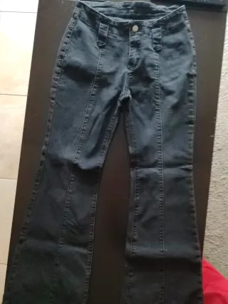 2 vaqueros Bershka y Pull&Bear + 1 negro de regalo