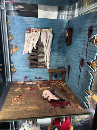 Ash Evil Dead Asmus Toys con Diorama