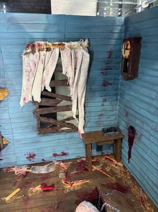 Ash Evil Dead Asmus Toys con Diorama