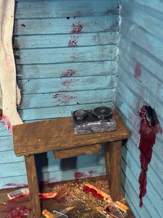 Ash Evil Dead Asmus Toys con Diorama