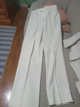 Traje de pantalón beige mujer