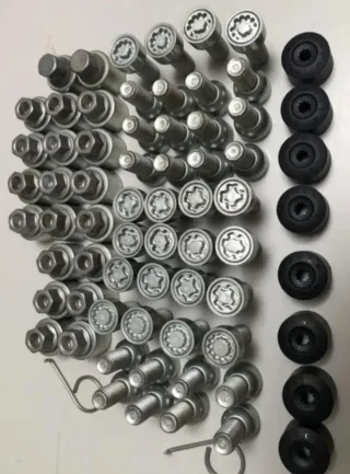 Se vende tornillos antirrobo VW GOLF MK7 AUDI SEAT