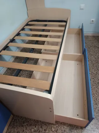 Estructura cama con mesita y estantería