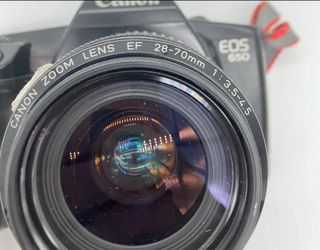 Canon EOS 650 con Flash y Objetivo