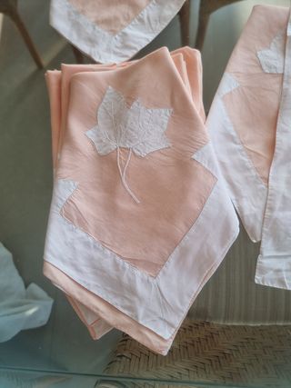 12 Servilletas Hechas a Mano 62x64 cm