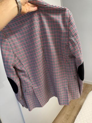 Americana Zara Cuadros Rojo y Azul