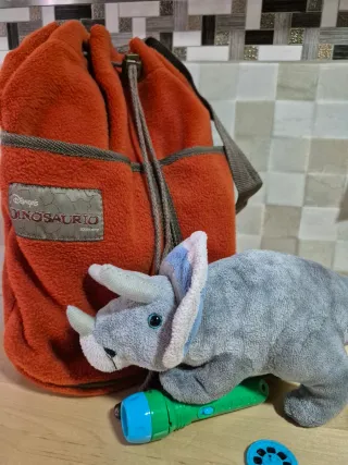 Mochila y Peluche Dinosaurio Disney