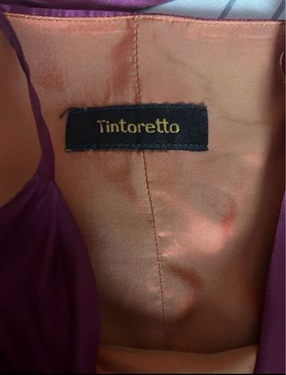 Vestido de fiesta morado con volantes