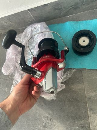 Carrete Pesca Daiwa Emcast 5500 Rojo