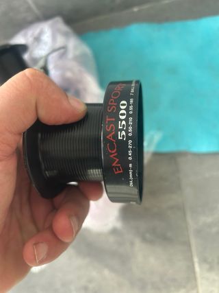 Carrete Pesca Daiwa Emcast 5500 Rojo