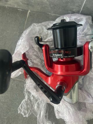 Carrete Pesca Daiwa Emcast 5500 Rojo