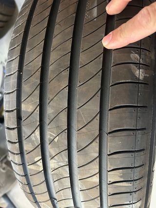 Juego Neumáticos Michelin 225/55 R 19 e.Primacy